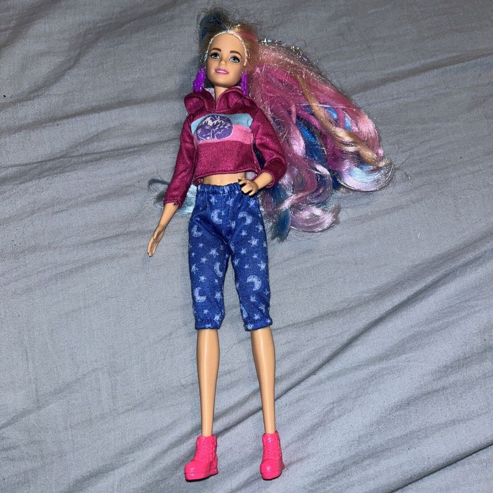 Barbie a Touch of Magic Doll The Glyph with Fantasy Pink Blue Hair J6‎